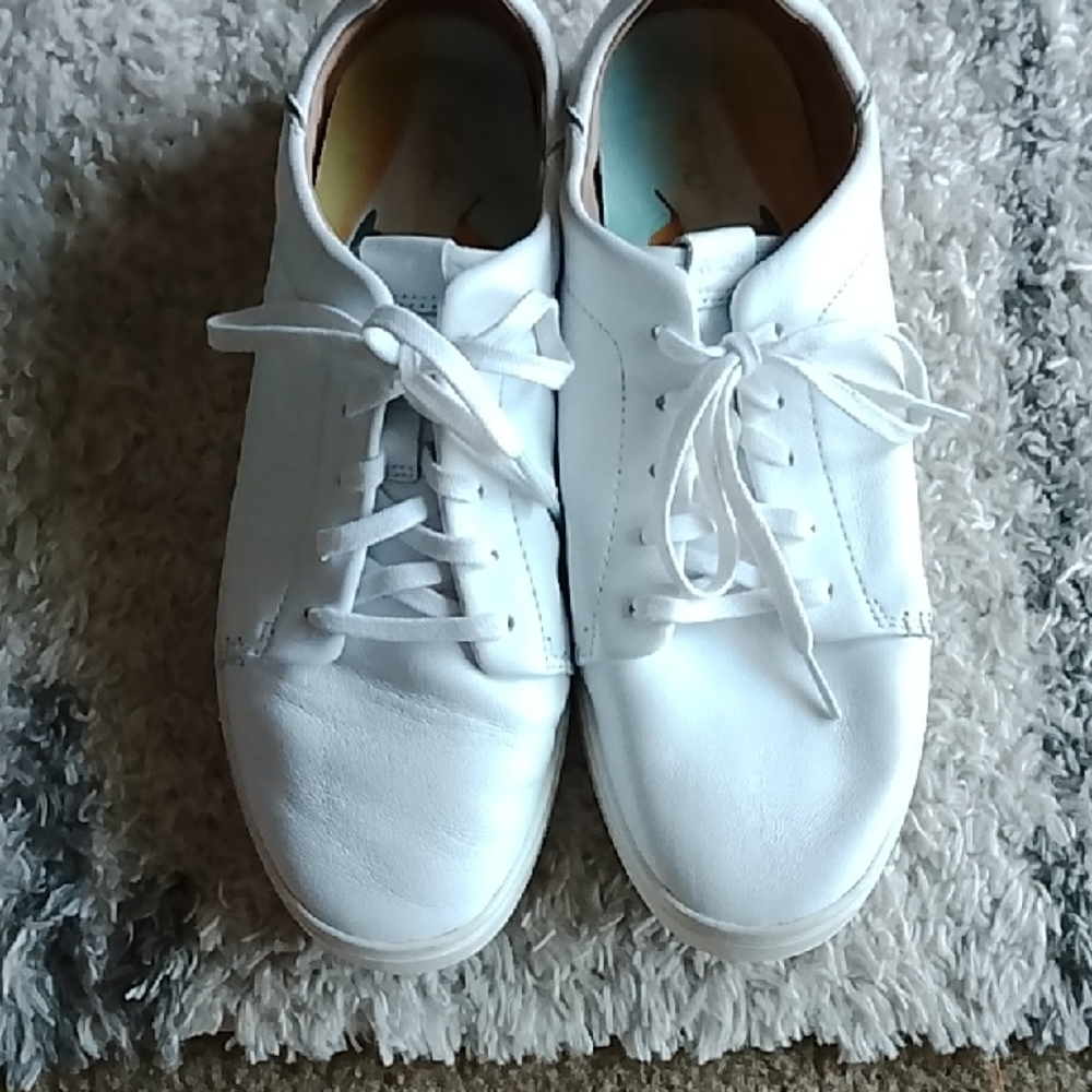 OluKai Euro 41 White Sneakers